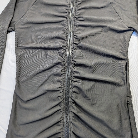 Athleta Gray Rashguard UPF 50 Sz XXS - Picture 2 of 9